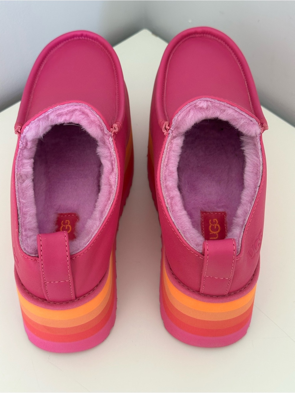 UGG Hot Pink Platform Clog with Multicolor Striped Sole Sz 7 - Picture 4 of 14